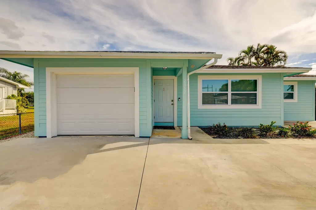 2332 SE Jackson Street Stuart FL 34997