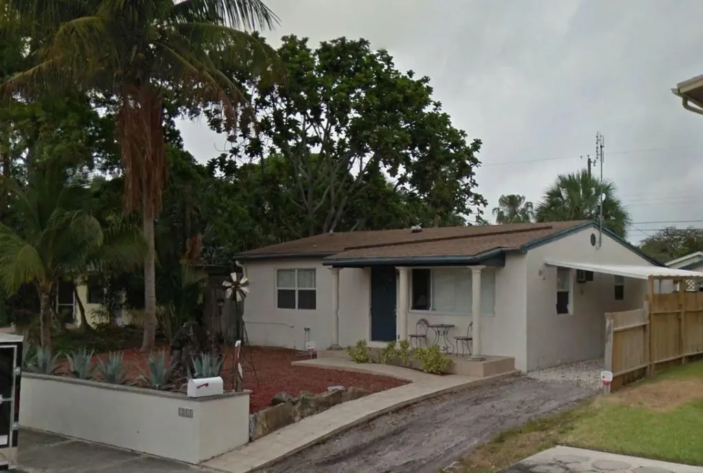 1011 S M Street Lake Worth Beach FL 33460
