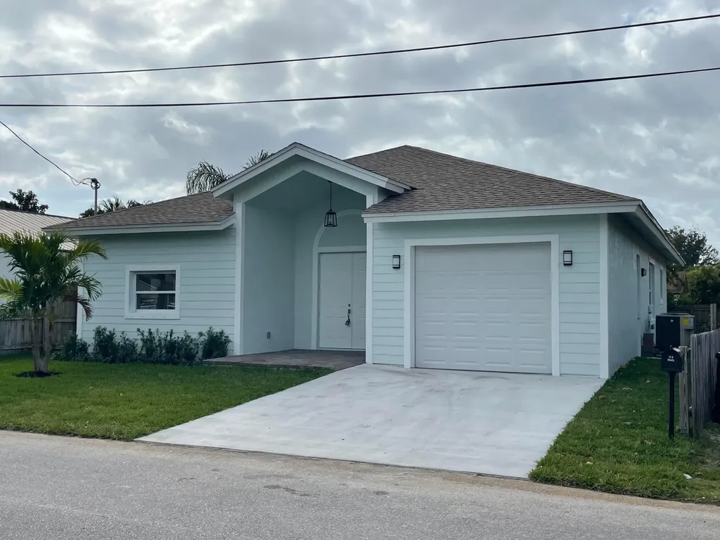 8498 SE Begonia Way Hobe Sound FL 33455