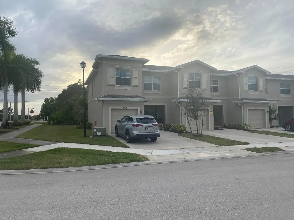 2101 NW Treviso Circle Port St Lucie FL 34986