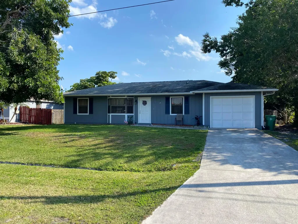 176 SW Christmas Terrace Port St Lucie FL 34984