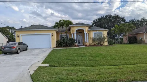 492 SW Fifer Avenue Port St Lucie FL 34953