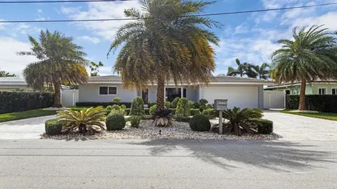 2380 SE 10th Court Pompano Beach FL 33062