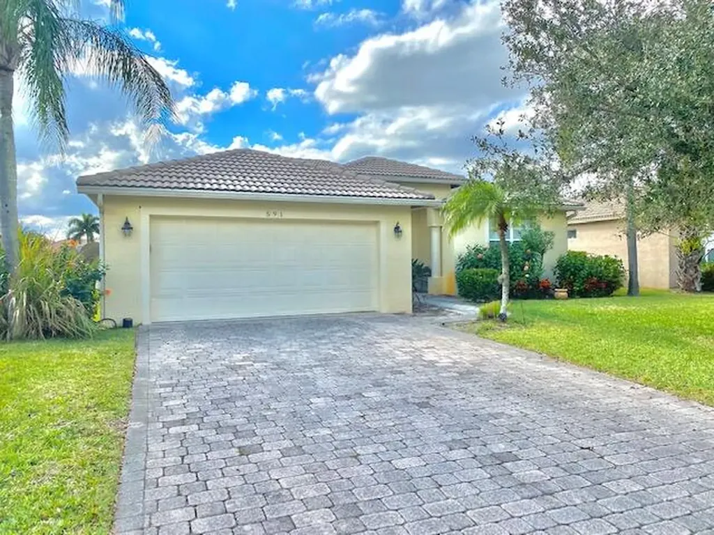 591 NW Waverly Circle Port St Lucie FL 34983
