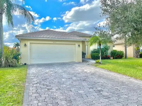 591 NW Waverly Circle Port St Lucie FL 34983
