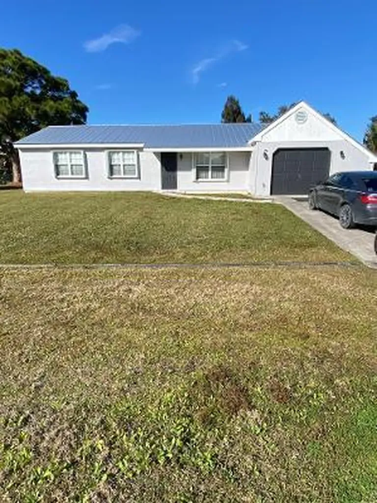 1185 SE Maxwell Lane Port St Lucie FL 34952