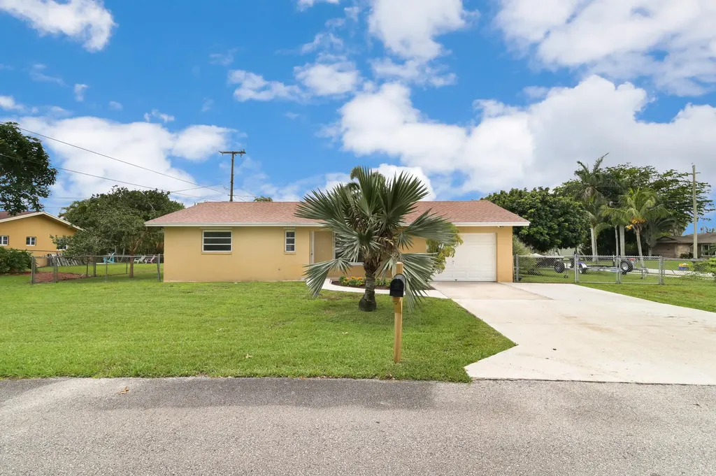 9110 Banquet Way Lake Worth FL 33467