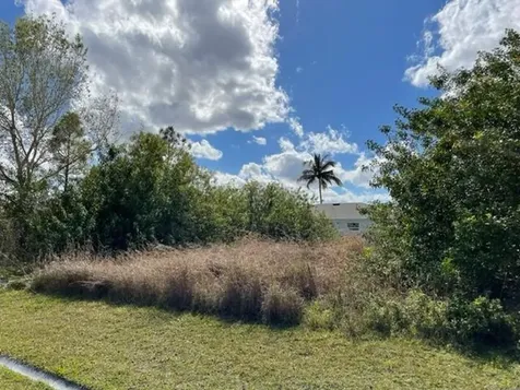 2462 SW Gay Circle Port St Lucie FL 34953