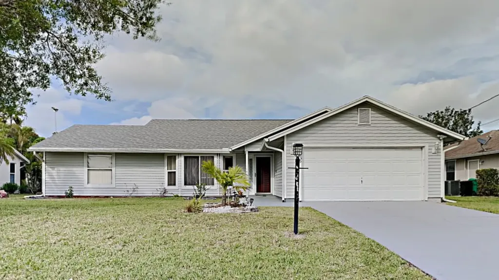 133 SW Whitmore Drive Port St Lucie FL 34984