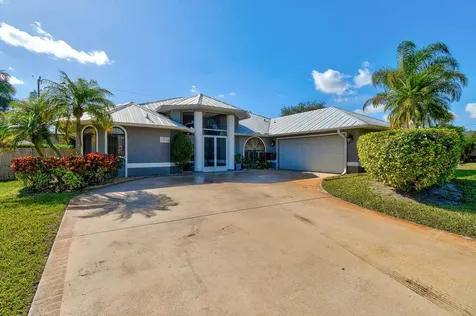 3436 SE Hart Circle Port St Lucie FL 34984