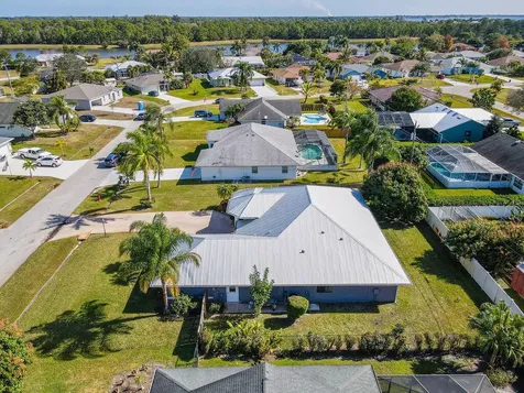 3436 SE Hart Circle Port St Lucie FL 34984