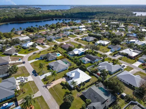 3436 SE Hart Circle Port St Lucie FL 34984