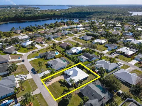 3436 SE Hart Circle Port St Lucie FL 34984