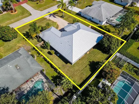 3436 SE Hart Circle Port St Lucie FL 34984