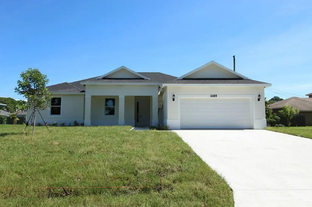6448 NW Hacienda Court Port St Lucie FL 34986