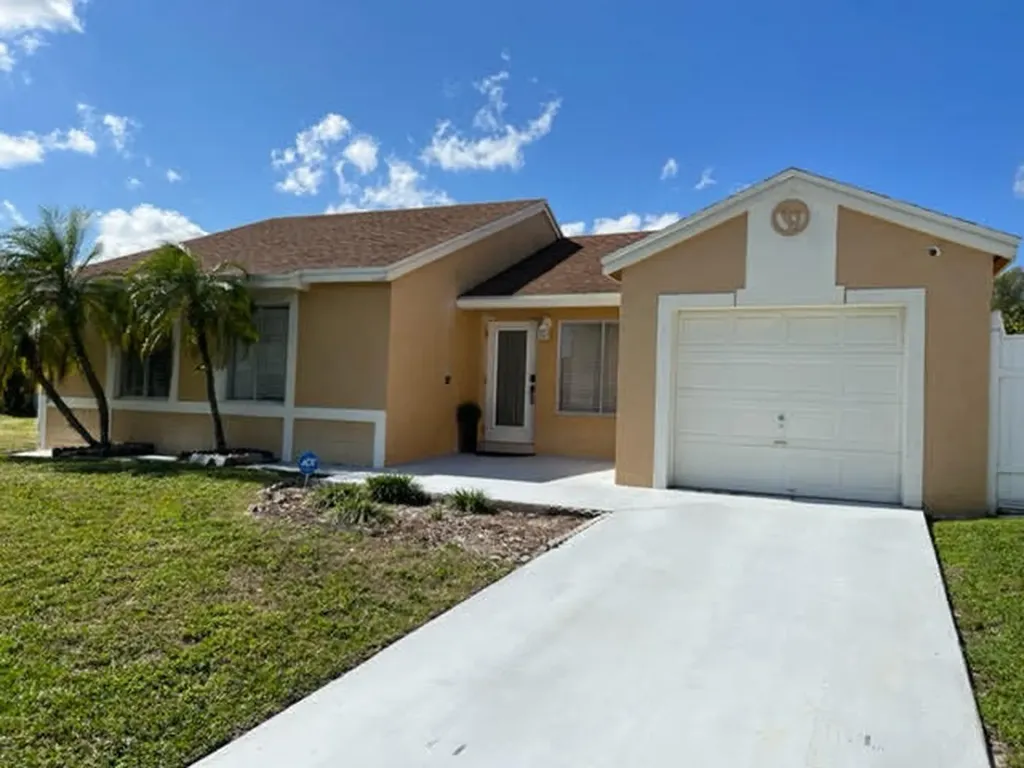 9957 Robins Nest Road Boca Raton FL 33496