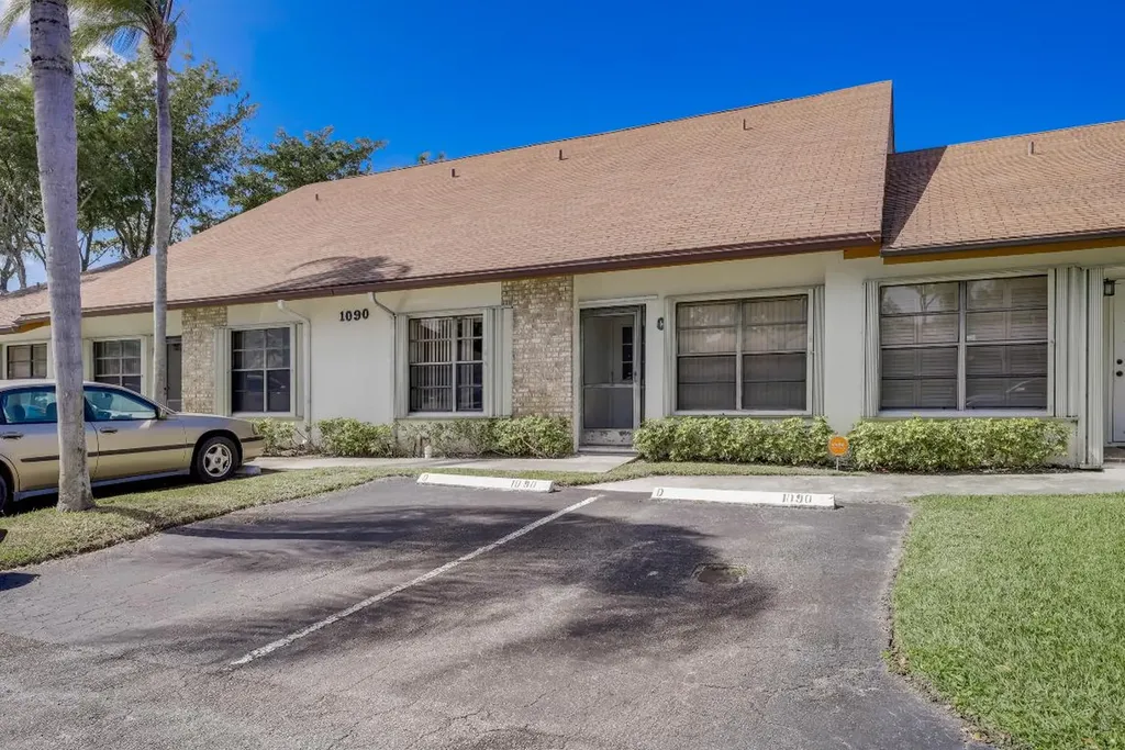 1090 Parkside Green Drive Greenacres FL 33415