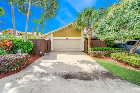 7514 Sierra Drive E Boca Raton FL 33433