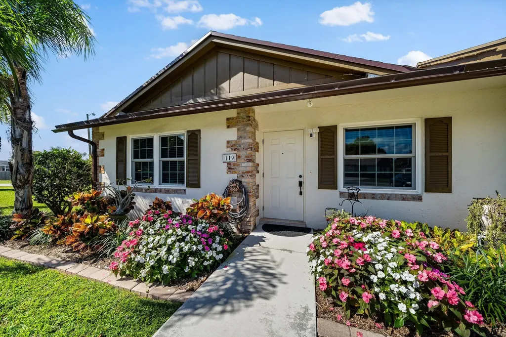 119 Doe Trail Jupiter FL 33458