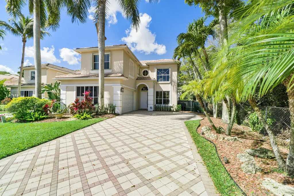 9672 Vineyard Court Boca Raton FL 33428