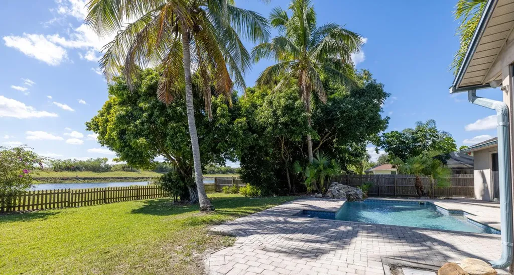 487 SW South Quick Circle Port St Lucie FL 34953