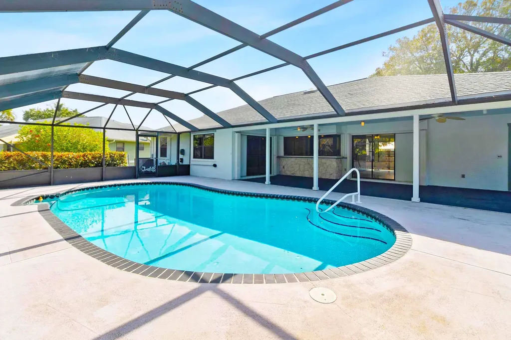 1938 NE San Carlos Calle Jensen Beach FL 34957