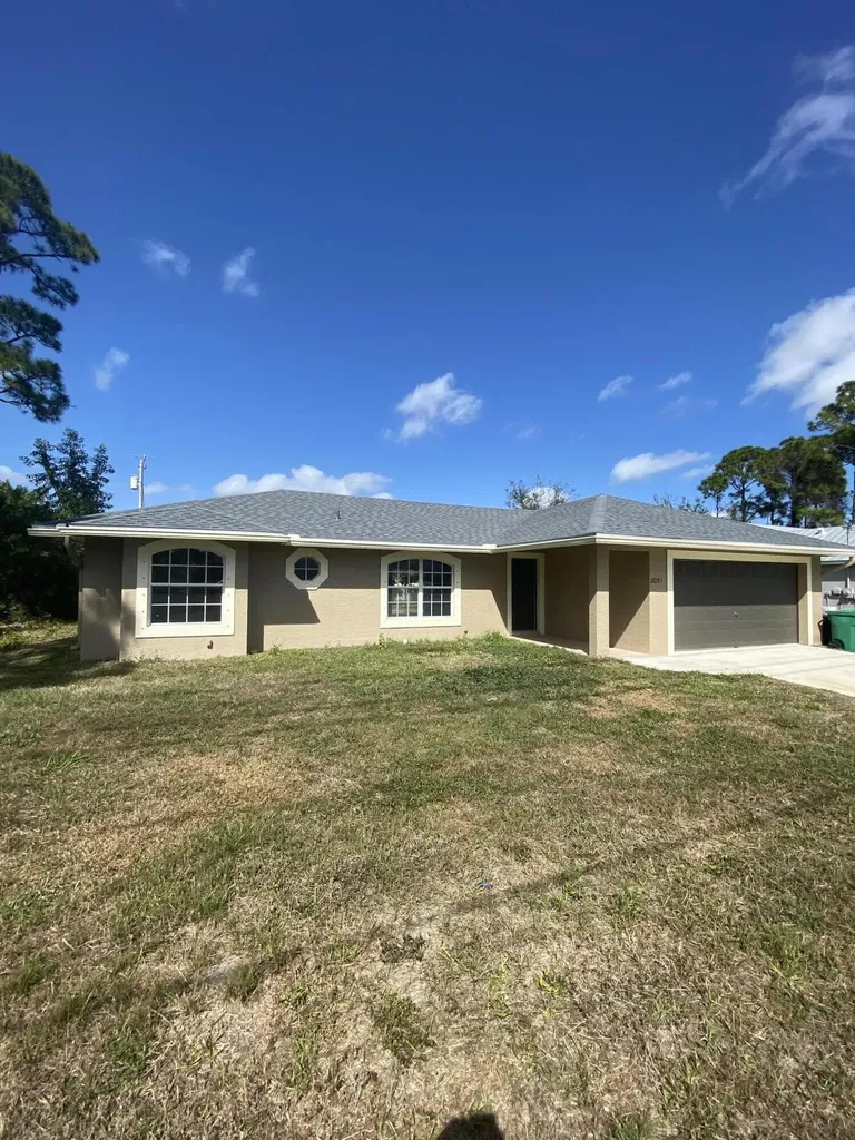 2031 SW Del Rio Boulevard Port St Lucie FL 34953
