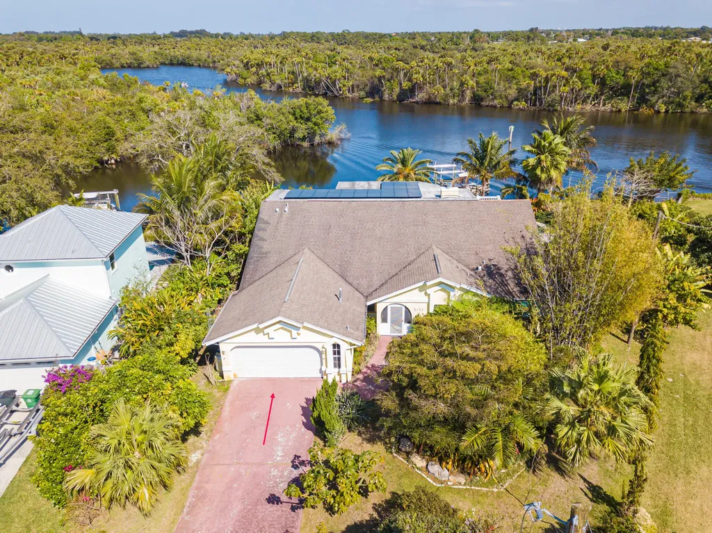 613 NE Emerson Street Port St Lucie FL 34983