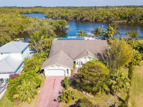 613 NE Emerson Street Port St Lucie FL 34983