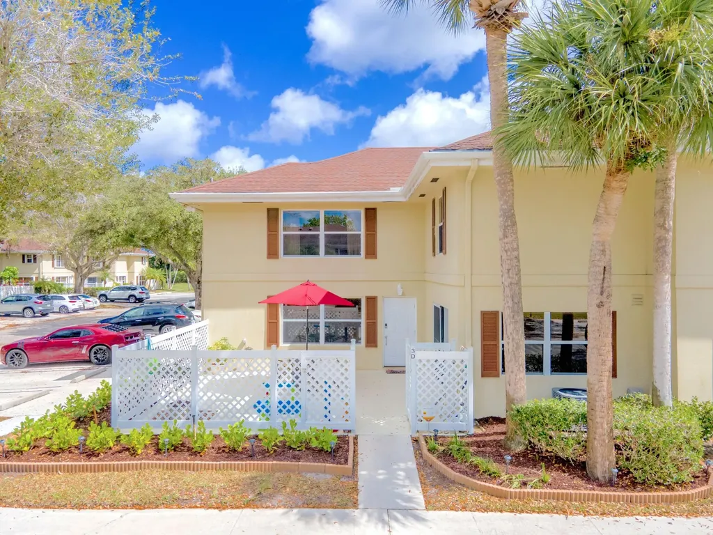 3 Amherst Court Royal Palm Beach FL 33411