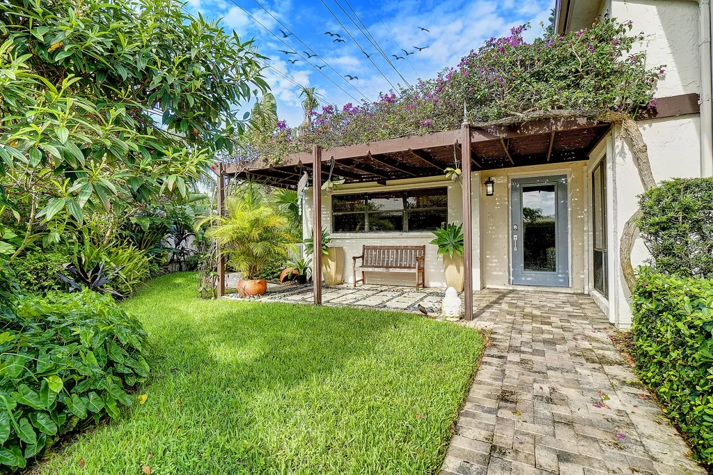 732 Camino Gardens Lane Boca Raton FL 33432