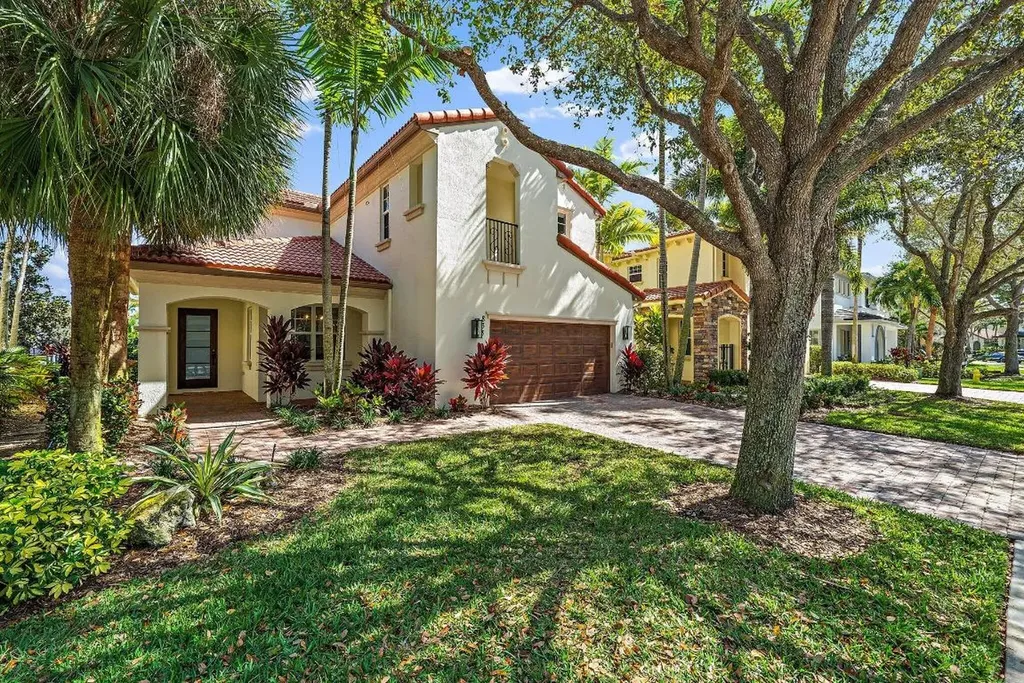 833 Madison Court Palm Beach Gardens FL 33410