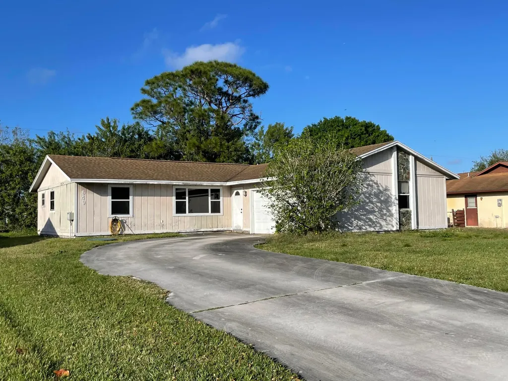 649 SE Streamlet Avenue Port St Lucie FL 34983