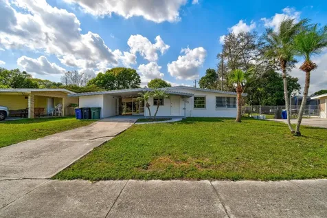2707 S 15th Street Fort Pierce FL 34982