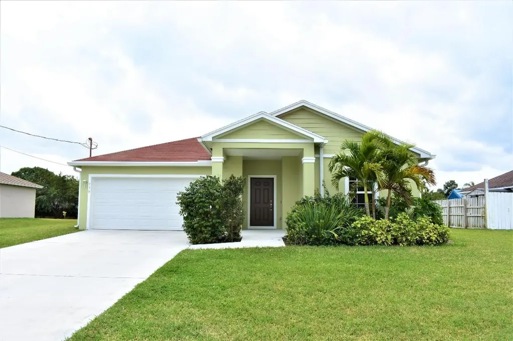 579 SW Bradshaw Circle Port St Lucie FL 34953