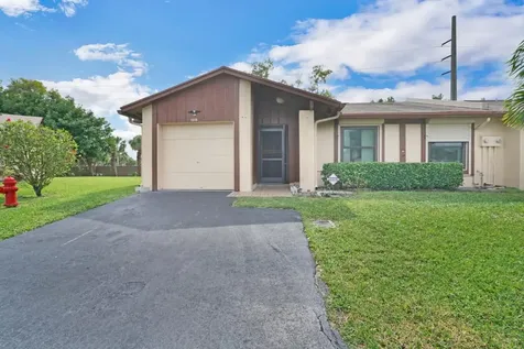 5376 Viburnum Circle Delray Beach FL 33484