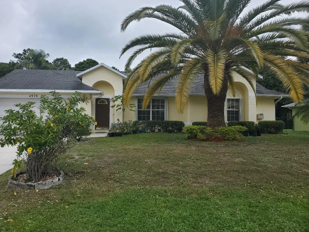 4978 NW Flintstone Avenue Port St Lucie FL 34983