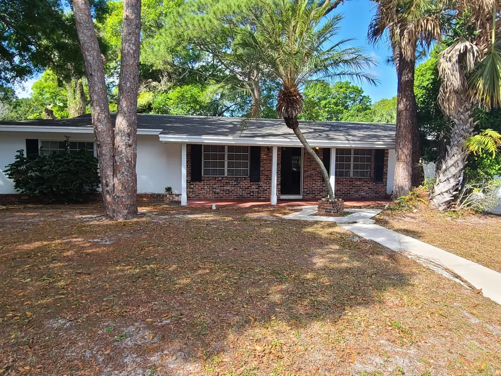 2105 S 26th Street Fort Pierce FL 34947