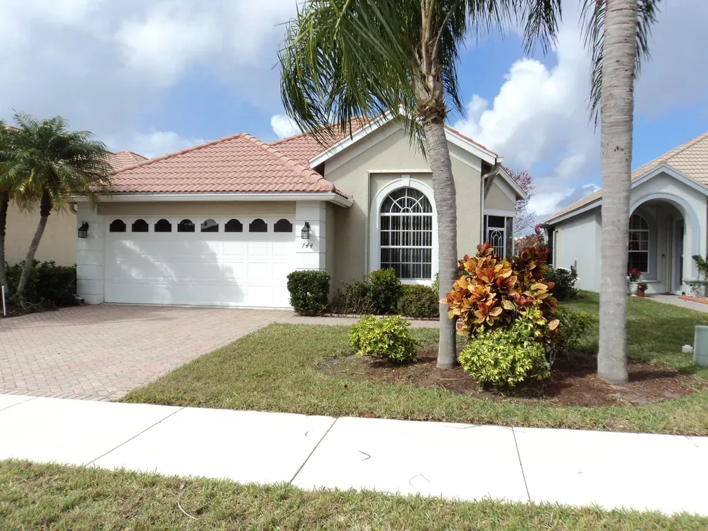 744 SW Aruba Bay Port St Lucie FL 34986