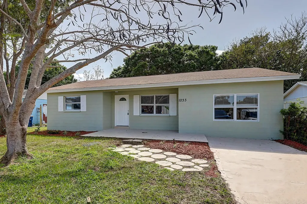 1033 Martinique Avenue Fort Pierce FL 34982