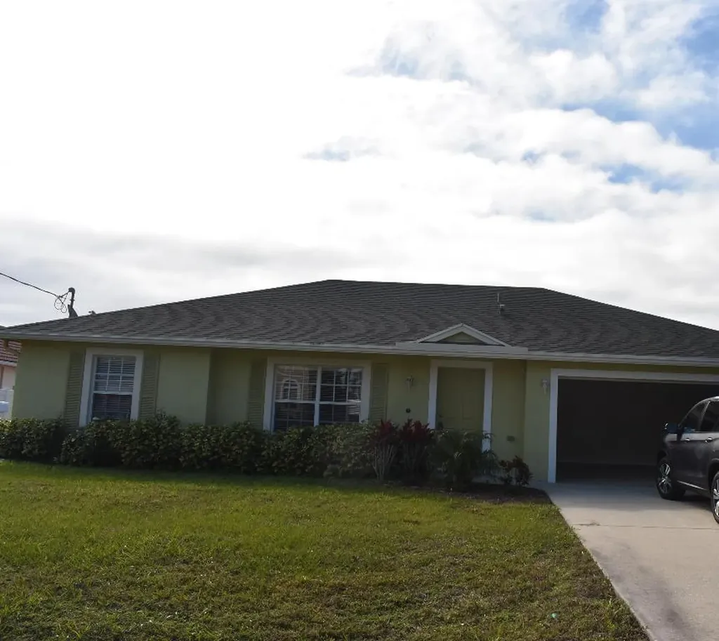 2122 SW Gray Beal Avenue Port St Lucie FL 34953
