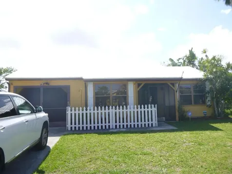 1462 SE Escambia Court Port St Lucie FL 34952