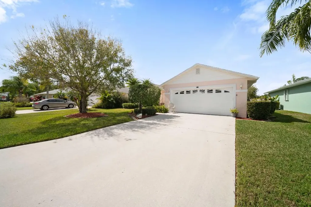 525 Banana Lane Fort Pierce FL 34982