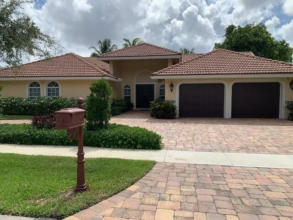 2901 NW 25th Way Boca Raton FL 33434