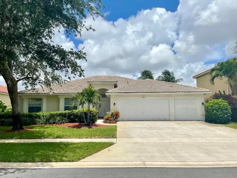 5567 Lake Shore Village Circle Lake Worth FL 33463