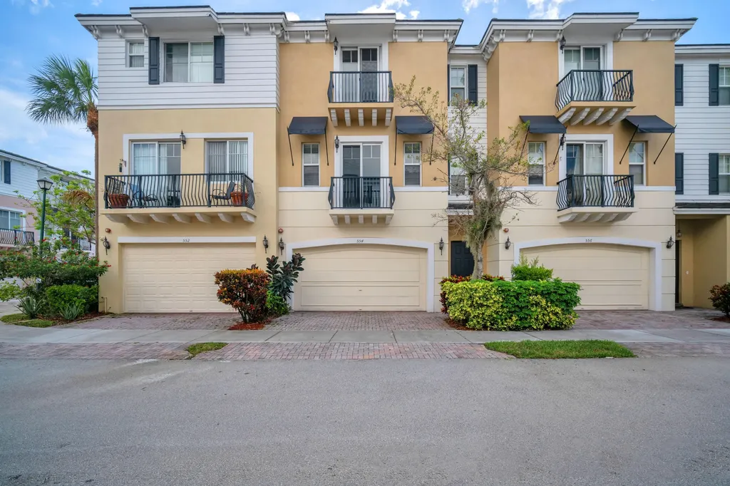 554 NW 39th Circle Boca Raton FL 33431