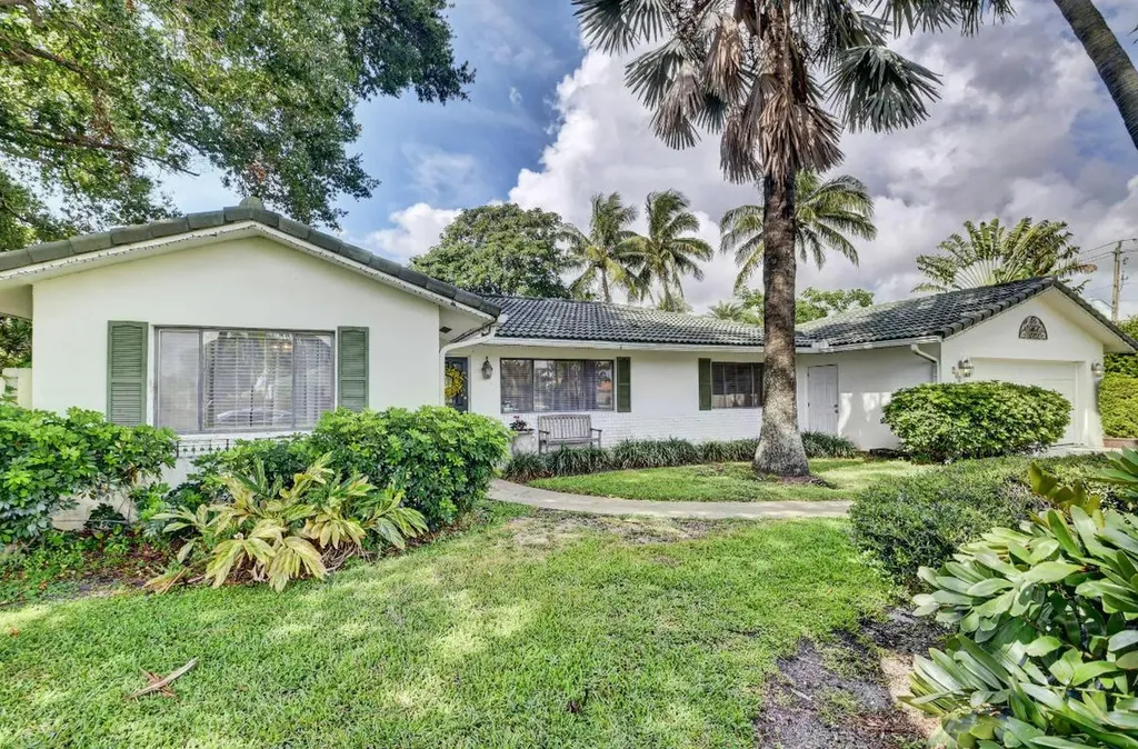 946 SW 37th Court Boynton Beach FL 33435