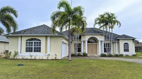 5843 NW Begonia Avenue Port St Lucie FL 34986