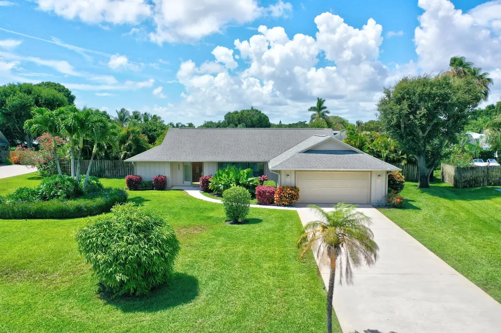 2085 NE Ocapi Court Jensen Beach FL 34957