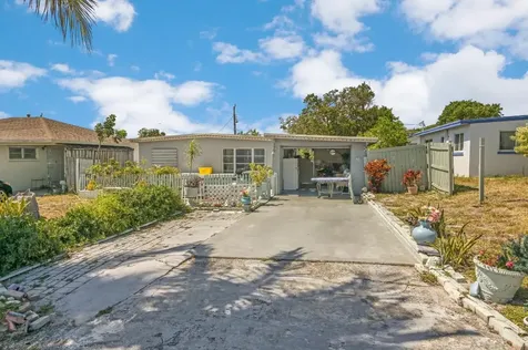 1092 James Road Lantana FL 33462